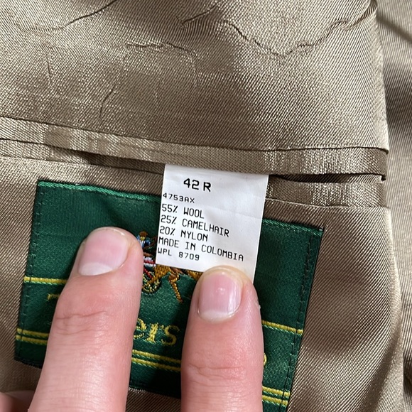 π Embrace Equestrian Elegance with Trotter's Club Houndstooth Riding Blazer! πΊ - Picture 3 of 3